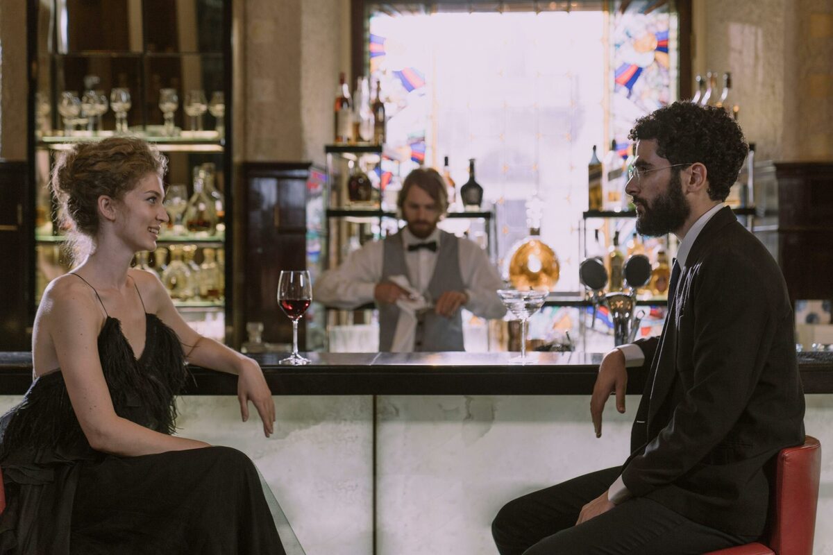 How to Start a Conversation with a Woman